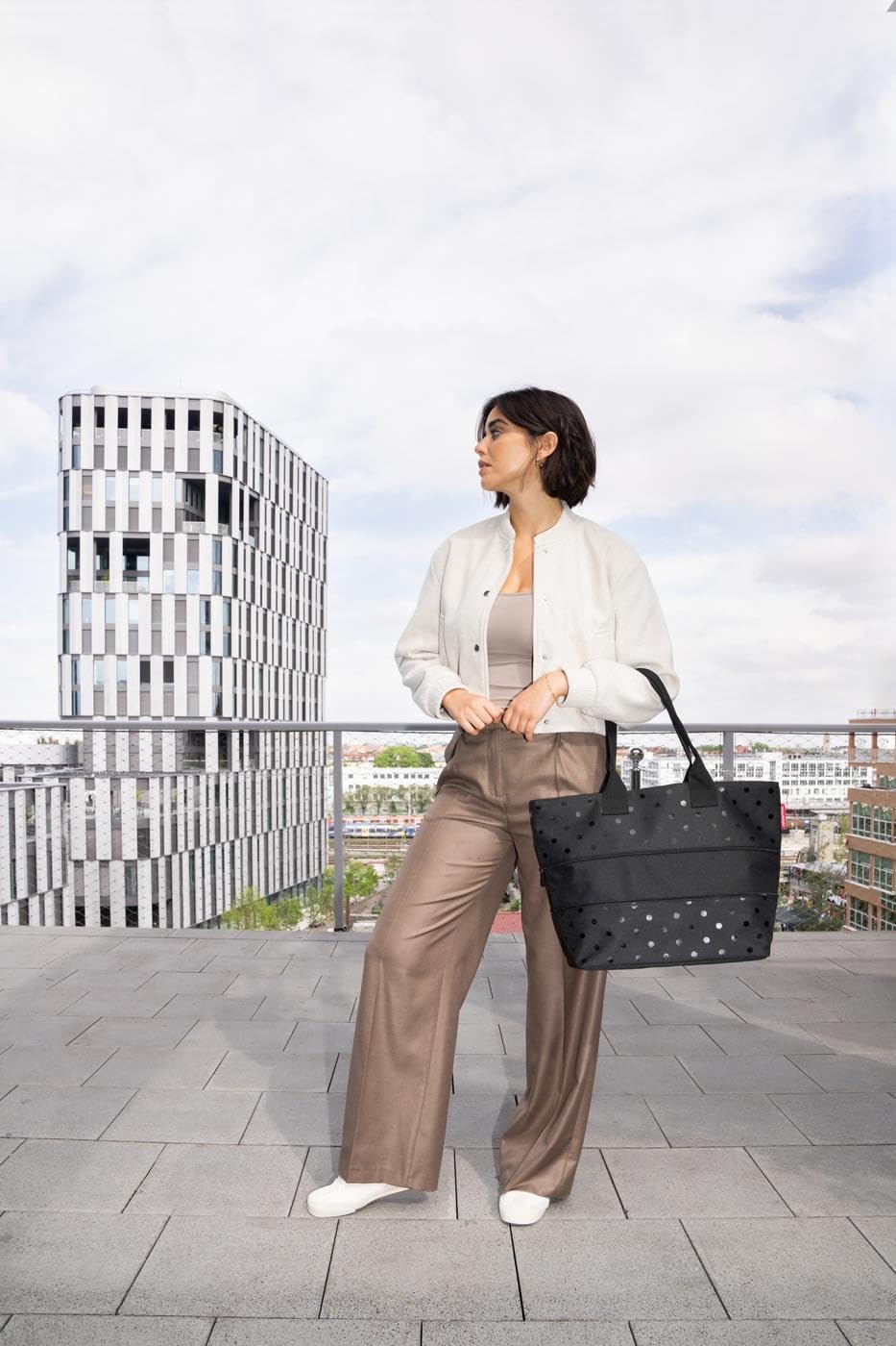 reisenthel Shopper E1 Glossy Dots Black, Daisy Blue