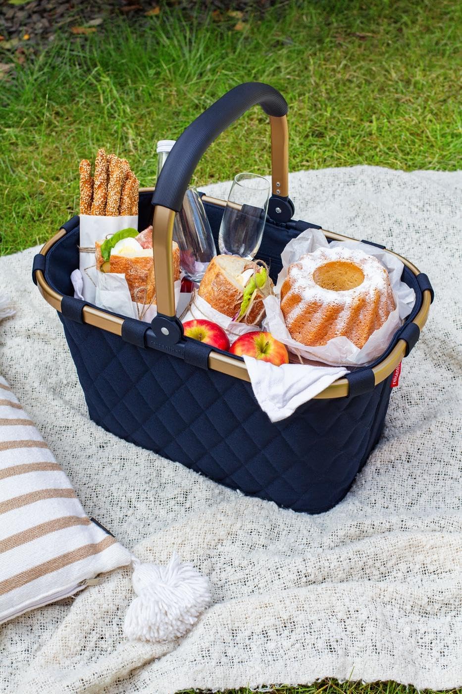 reisenthel carrybag twist sky rose - Sturdy shopping basket with plenty of storage space and practical inner pocket - Elegant and water-repellent design