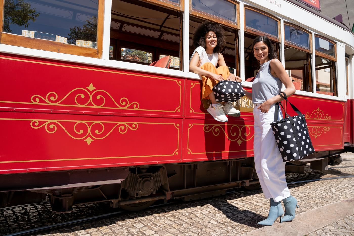 reisenthel beautycase glossy dots black - square toiletry bag, luggage organizer, cosmetic bag