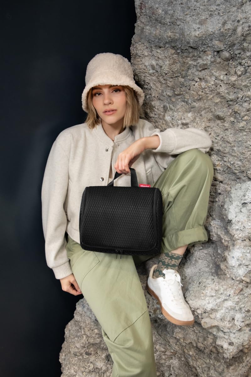 reisenthel Toiletbag XL Practical Toiletry Bag with Hook, Water-Repellent Material, Mesh black., 28 cm, Cosmetic bag