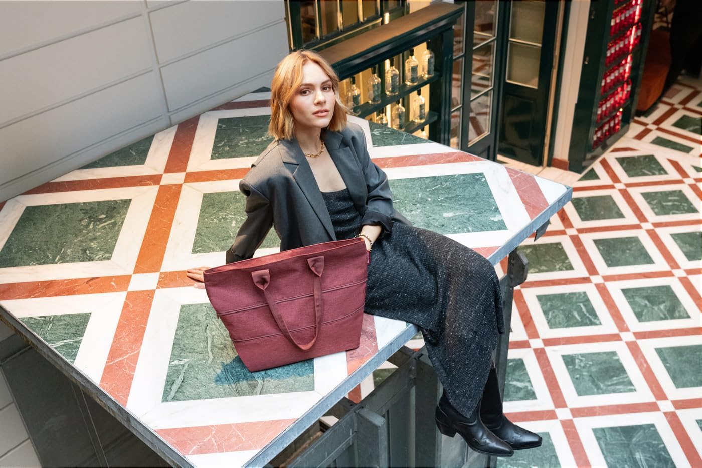 reisenthel Shopper E1 Glossy Dots Black, Daisy Blue