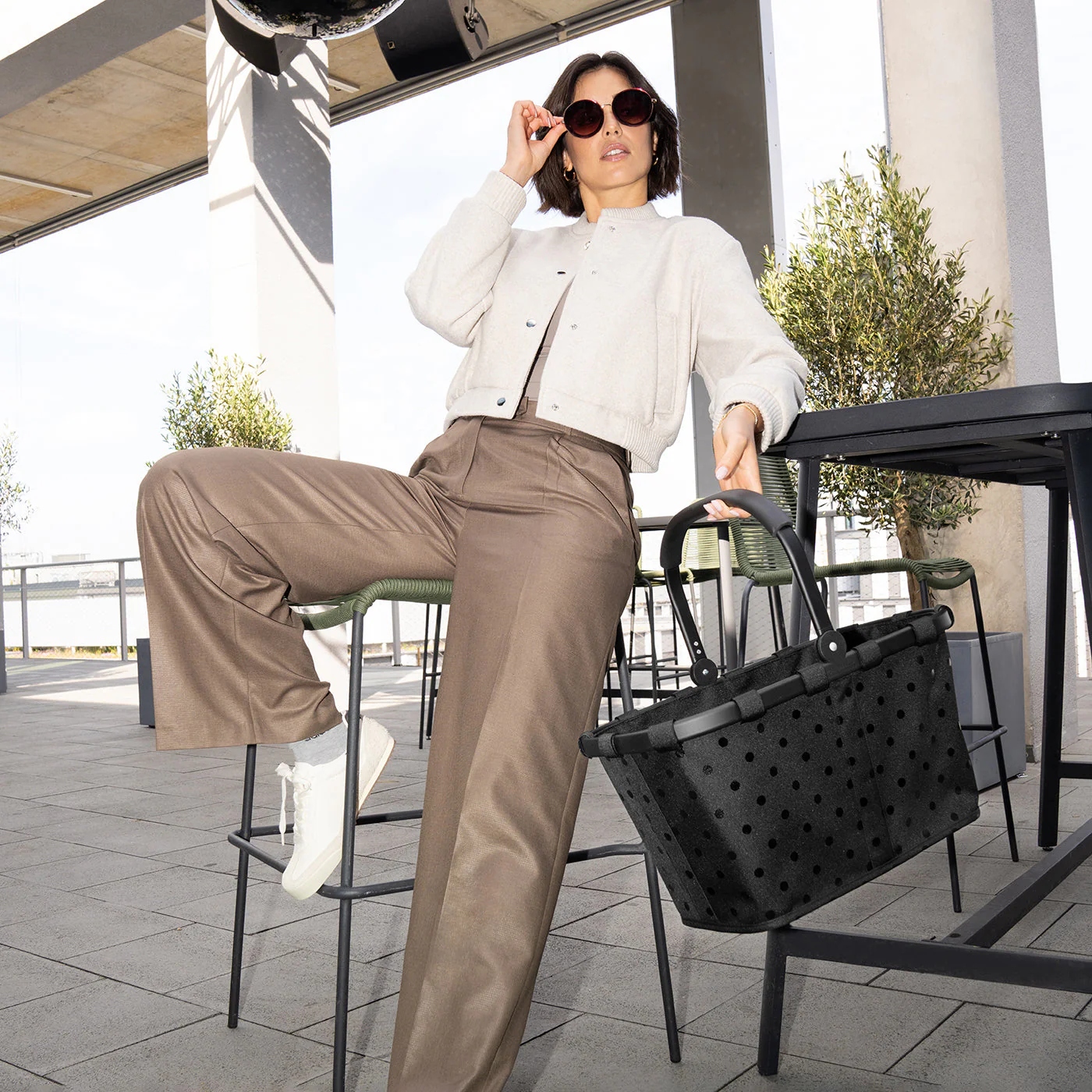 carrybag frame glossy dots black